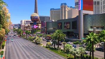 vue sur le strip à las vegas pendant la journée 4k video