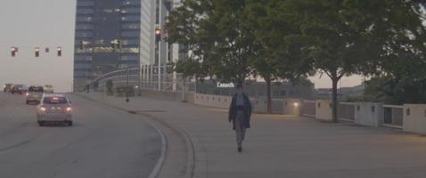 marcher dans la rue video