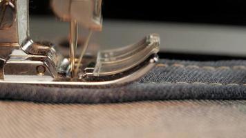  Macro 4k Of A Sewing Machine Working
