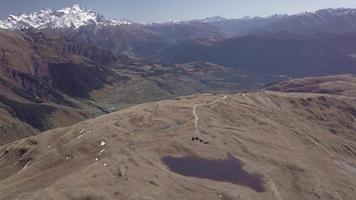 vista de las montañas del cáucaso video