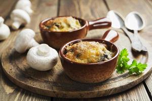 Mushrooms baked with cheese
