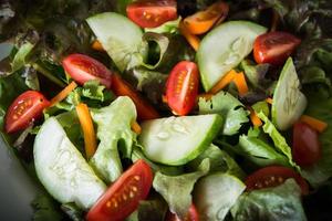 Close-up de ensalada de verduras frescas