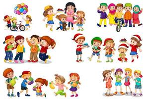 Conjunto de diferentes niños jugando con sus juguetes. vector