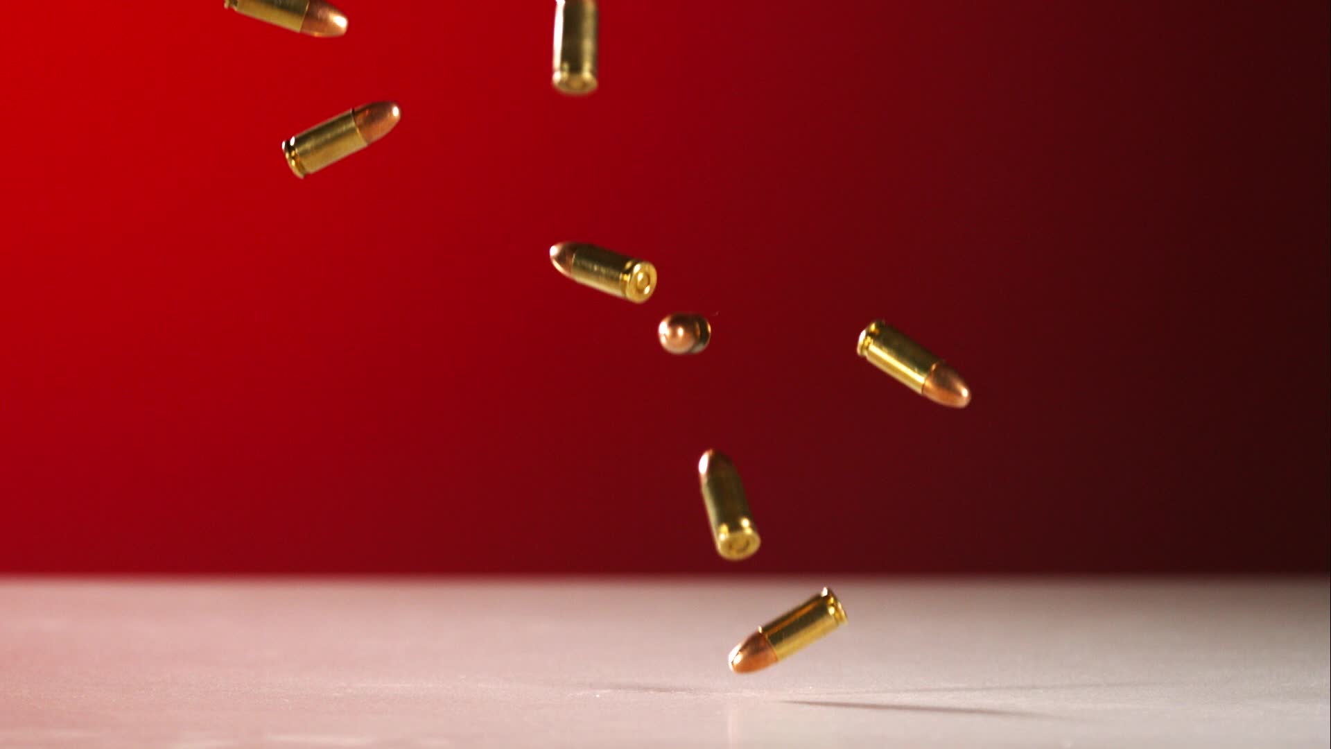 Bullets fall. Falling bullet casings. Гильзы без фона. Разбросанные гильзы. Пуля без фона.