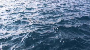 blauwe zeewaterachtergrond video