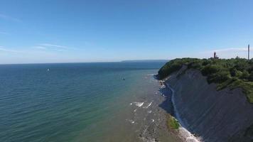 paesaggio costiero a kap arkona sull'isola di ruegen mar baltico video
