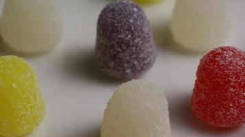 roterend schot van suikergoed - candy gumdrops 009 video