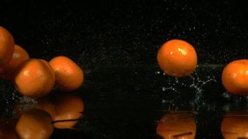 frutta che rimbalza in ultra slow motion (1.500 fps) - fantasma della frutta che rimbalza 011 video