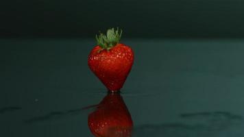 rebotando fruta en cámara ultra lenta (1,500 fps) - rebotando fruta fantasma 023 video