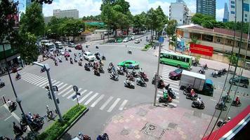 ho chi minh stadsverkeer op kruispunt, vietnam video