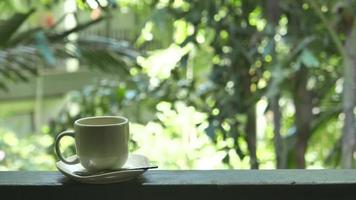 taza de café con vista exterior video