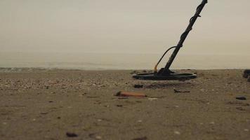 Metal detector on the sand video