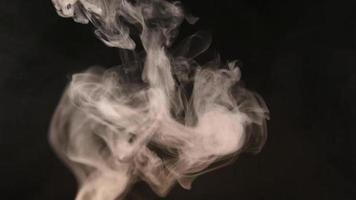 effetto nebbia di fumo atmosferico. elemento vfx. sfondo foschia. nuvola di fumo astratta. video