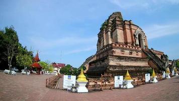 tempio di wat chedi luang a chiang mai, thailandia video