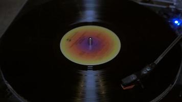 giradischi in vinile loop in 4K video