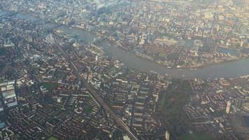 Flyover of London England with Towerbridge 4K video