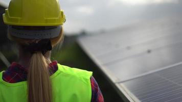 Engineering Überprüfung Solarzellenfarm video