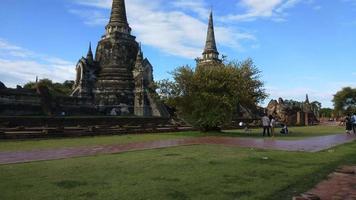 tempio buddista del parco storico di ayutthaya in thailandia video