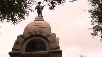 Alamo-Statue video