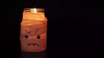 lâmpada de múmia zangada para o halloween video