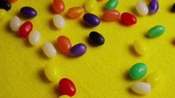 Foto giratoria de coloridos caramelos de Pascua - Pascua 081 video