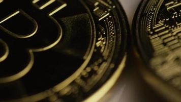 roterende opname van bitcoins (digitale cryptocurrency) - bitcoin 0359 video