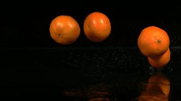 fruit stuiteren in ultra slow motion (1500 fps) - fruitfantoom stuiteren 016 video