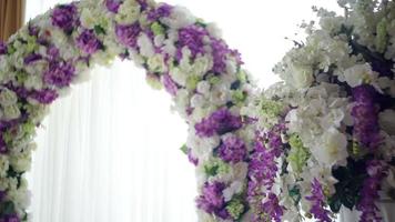 arc de mariage de fleurs video