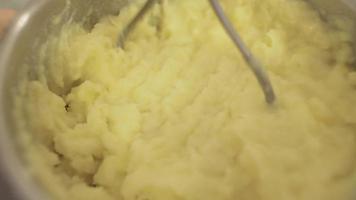 close-up van aardappelpuree video