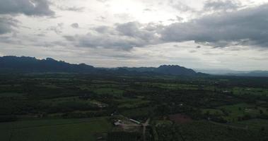 Flygfoto över landsbygden i Thailand. video