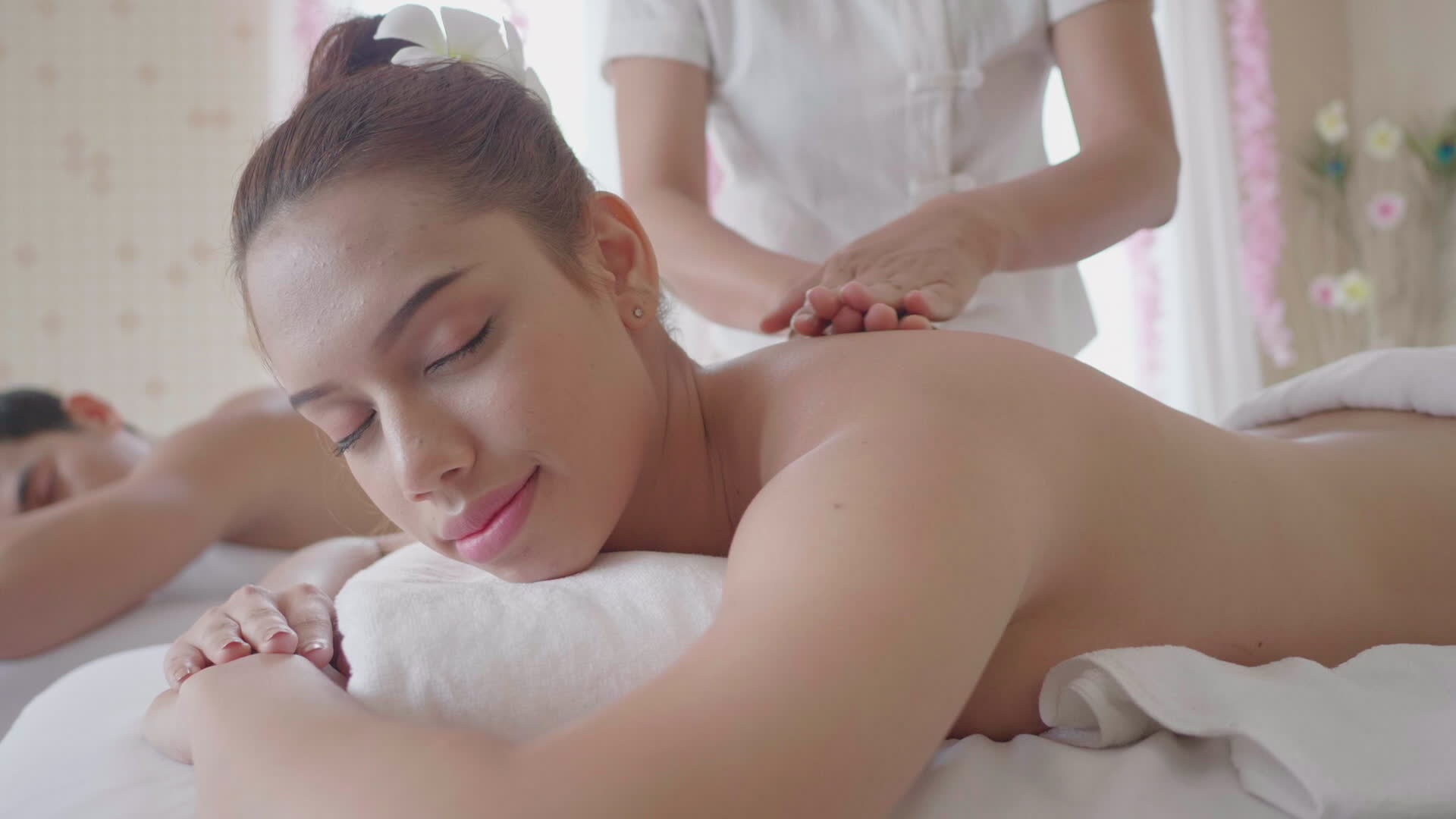 Himlen Torden stempel Beautiful Young Woman getting Thailand Massage 1807946 Stock Video at Vecteezy Himlen Torden stempel Beautiful Young Woman getting Thailand Massage 1807946 Stock Video at Vecteezy