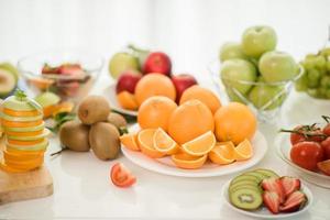 varias frutas frescas foto