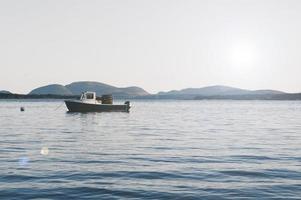 parque nacional acadia, maine, 2020 - barco en el mar durante el día foto