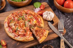 pizza casera con ingredientes
