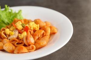 Stir-fried tomato macaroni photo