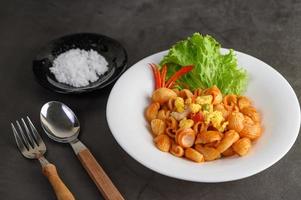 Stir fried macaroni with tomatoes photo