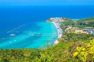Playa tropical de la isla de Koh Larn en la ciudad de Pattaya, Tailandia
