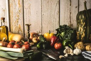 bodegón de verduras variadas foto