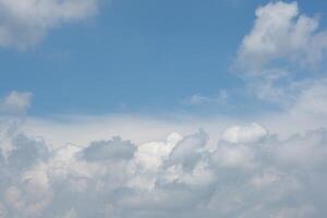 el cielo y las nubes foto