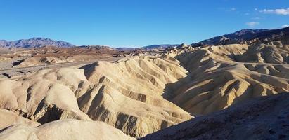 montañas rocosas del valle de la muerte foto