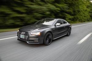 estados unidos, 2020 - audi coupe negro en la carretera durante el día foto