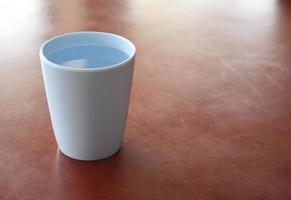 vaso plastico de agua foto