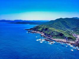 vista aérea de la costa noreste de taiwán foto