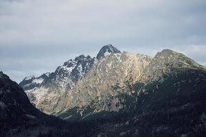 Montaña lomnicky stit en Eslovaquia foto