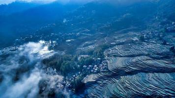 vista aérea de las terrazas de yuanyang foto