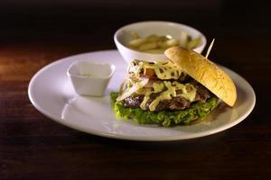 hamburguesa colombiana de comida rapida foto