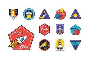 paquete de doce insignias espaciales en línea de fondo azul e iconos de estilo de relleno vector