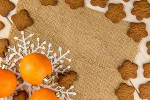 Tangerines with gingerbread cookies