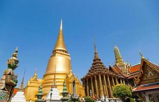 templo de wat phra kaew en tailandia foto