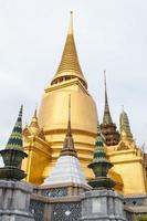 pagoda en wat phra kaew en tailandia